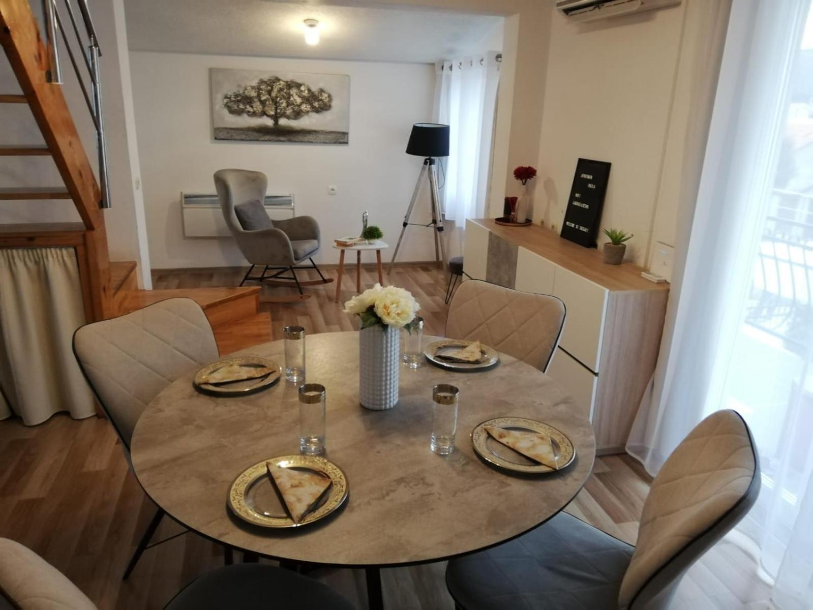 Apartments Paola Trogir Rum bild