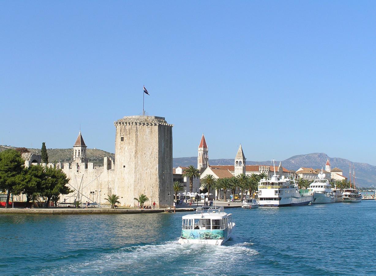 Apartments Paola Trogir Exteriör bild